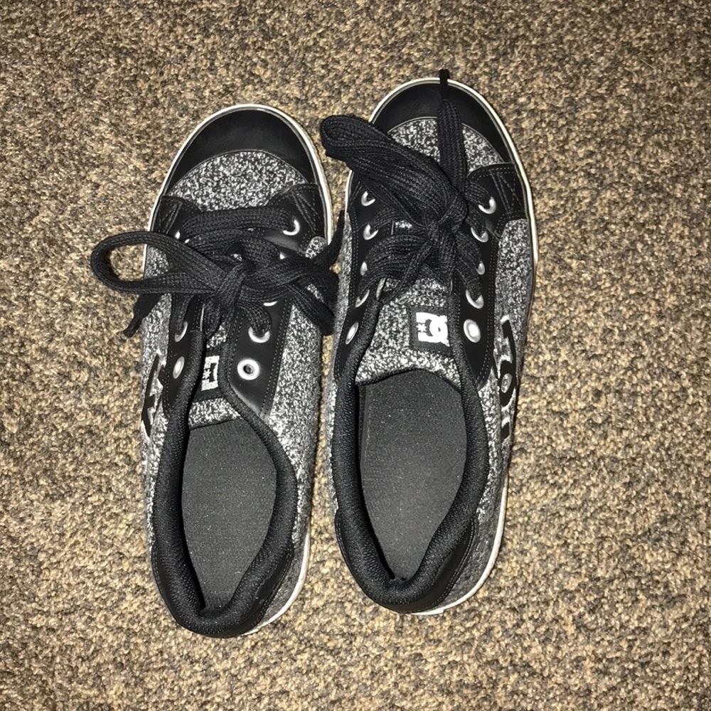 DC size 9 skate shoes